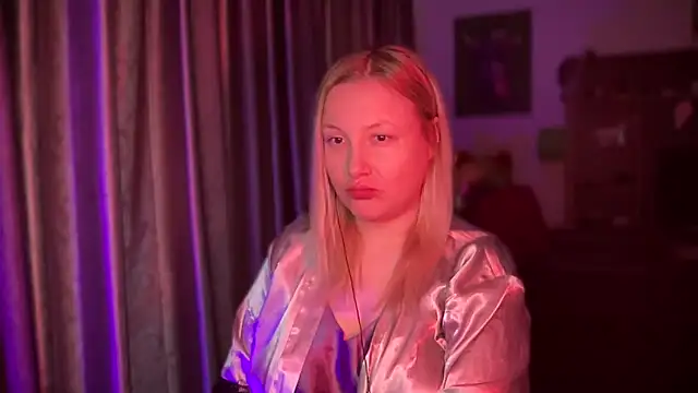 Snapshot of BikiHellena chatting on April 9, 2026, 6:19 am BikiHellena online show from April 9, 2026, 6:19 am