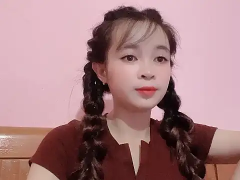 Suna7383 online show from October 2, 2025, 3:30 pm