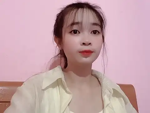 Suna7383 online show from October 4, 2025, 5:11 pm