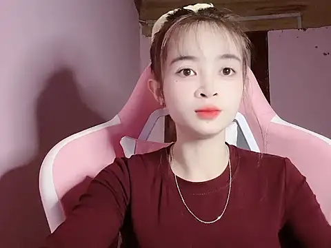 Suna7383 online show from November 18, 2025, 4:11 pm