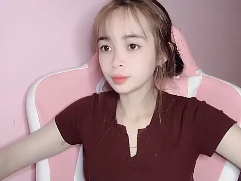 Suna7383 online show from December 16, 2025, 5:29 pm