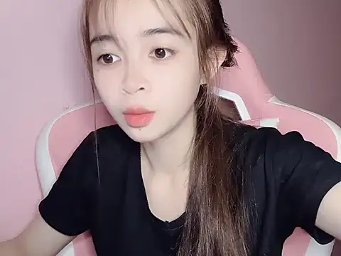 Suna7383 online show from December 18, 2025, 8:26 pm