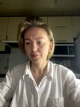 MartaLuna  online show from January 8, 2026, 9:06 pm