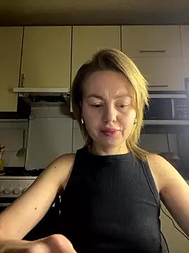 MartaLuna  online show from January 12, 2026, 7:19 pm