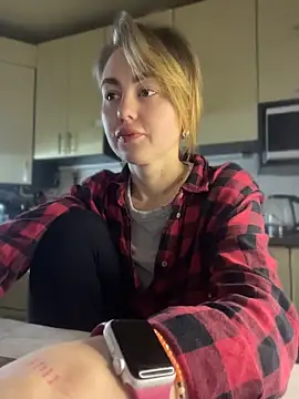 MartaLuna  online show from April 9, 2026, 7:19 pm