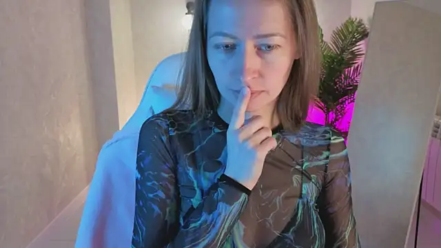 bella li   online show from November 29, 2025, 12:57 am