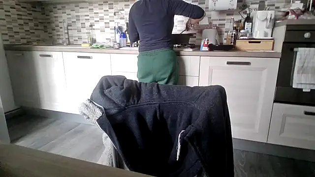 Snapshot of Camaleontica chatting on October 31, 2025, 11:11 am Camaleontica online show from October 31, 2025, 11:11 am