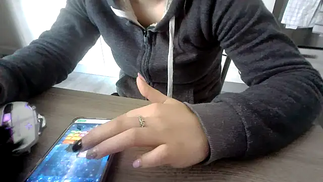 Snapshot of Camaleontica chatting on November 12, 2025, 8:48 am Camaleontica online show from November 12, 2025, 8:48 am