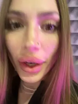 Elizabeth Tay online show from March 11, 2026, 6:58 pm