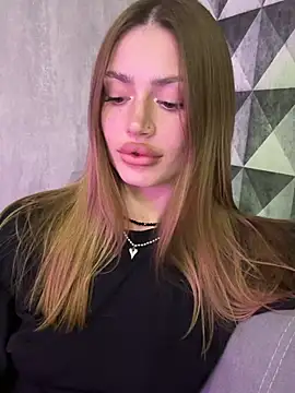 Elizabeth Tay online show from March 20, 2026, 6:35 pm