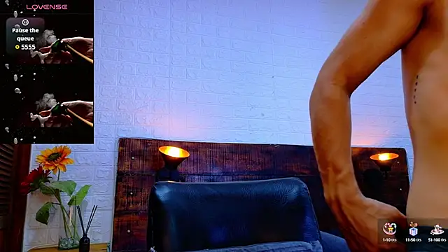 Snapshot of JhosuaVega chatting on October 28, 2025, 10:01 pm JhosuaVega online show from October 28, 2025, 10:01 pm