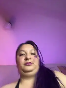 Emma  Fox  online show from November 13, 2025, 4:17 pm