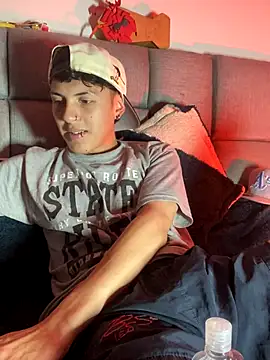 NaytonFreeman online show from December 15, 2025, 11:25 am