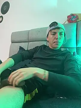 NaytonFreeman online show from February 19, 2026, 12:23 pm