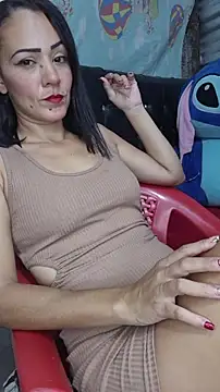 Lhia  online show from November 25, 2025, 9:04 pm