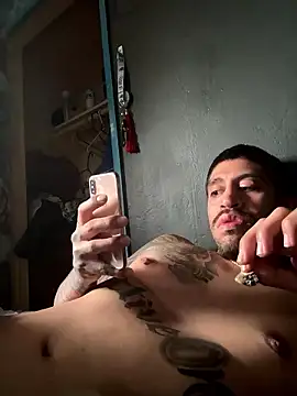 Snapshot of busnfatnutsLildee chatting on March 31, 2026, 12:34 am busnfatnutsLildee online show from March 31, 2026, 12:34 am