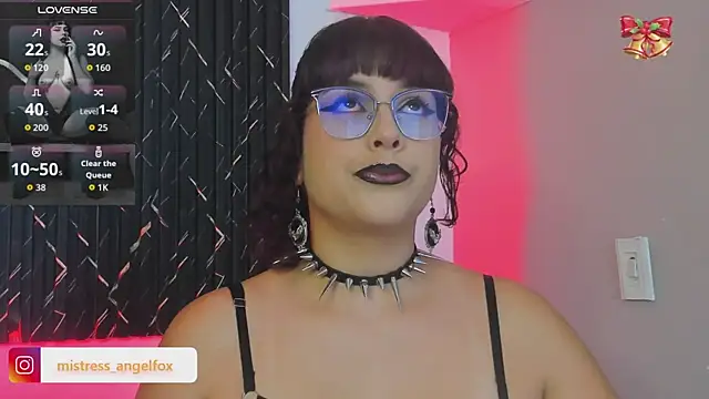 mistress angell  online show from December 17, 2025, 9:43 pm