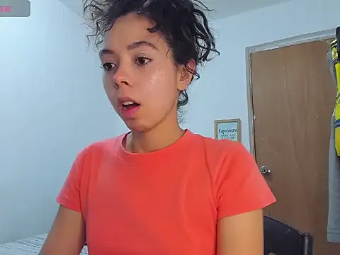 Snapshot of Annie_rosse1017 chatting on October 18, 2025, 1:52 am Annie rosse1017 online show from October 18, 2025, 1:52 am