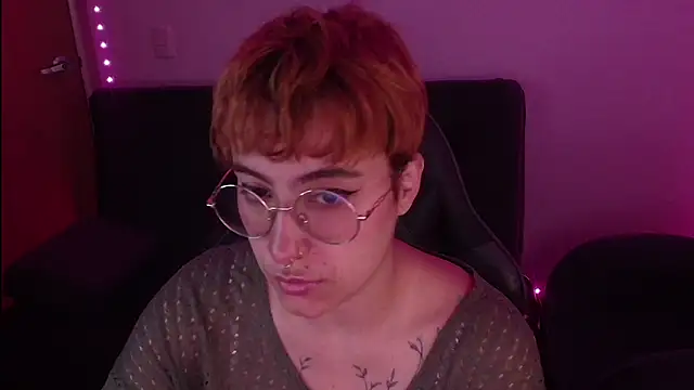 Miacatsito3 online show from October 1, 2025, 3:34 am