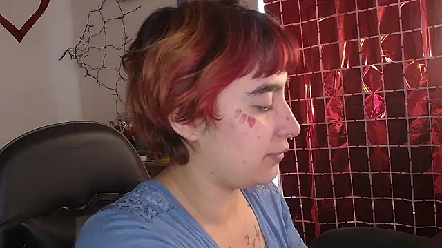 Miacatsito3 online show from February 20, 2026, 7:14 pm