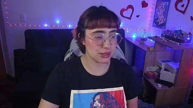 Miacatsito3 online show from April 15, 2026, 4:52 am