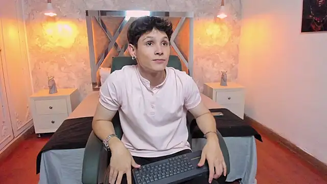 Snapshot of kraven_lust chatting on September 18, 2025, 4:36 am kraven lust online show from September 18, 2025, 4:36 am