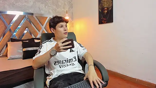 Snapshot of kraven_lust chatting on October 2, 2025, 3:02 am kraven lust online show from October 2, 2025, 3:02 am