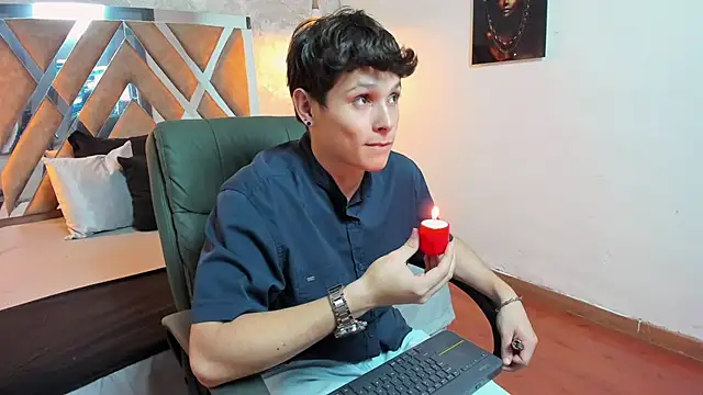 Snapshot of kraven_lust chatting on October 3, 2025, 3:03 am kraven lust online show from October 3, 2025, 3:03 am