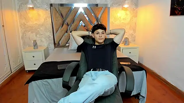 Snapshot of kraven_lust chatting on October 7, 2025, 3:47 am kraven lust online show from October 7, 2025, 3:47 am