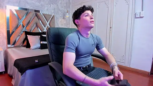 Snapshot of kraven_lust chatting on November 15, 2025, 3:15 am kraven lust online show from November 15, 2025, 3:15 am