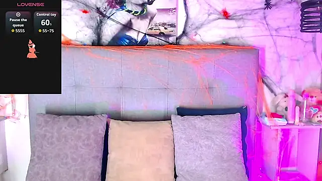 Billie Turner  online show from October 21, 2025, 4:24 am