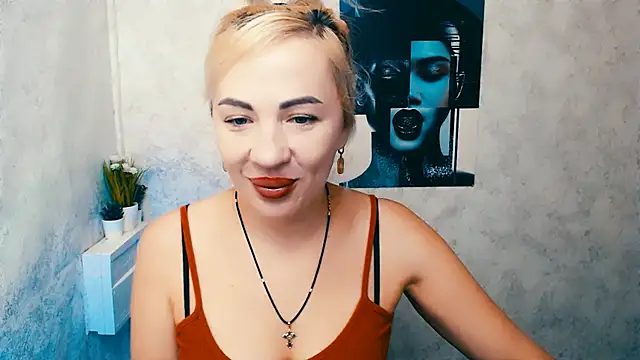 EmmaCat  online show from November 3, 2025, 7:20 am