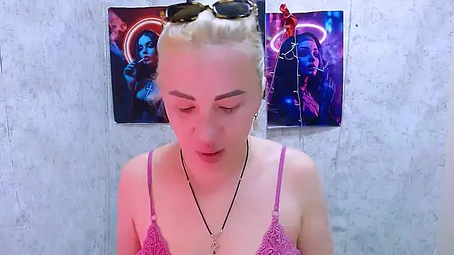 EmmaCat  online show from March 17, 2026, 5:11 am