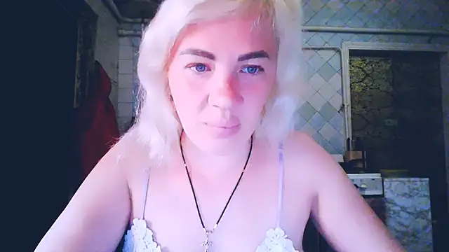 Snapshot of EmmaCat_ chatting on May 16, 2026, 3:14 am EmmaCat online show from May 16, 2026, 3:14 am