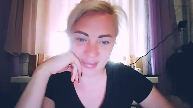 Snapshot of EmmaCat_ chatting on May 20, 2026, 5:57 am EmmaCat online show from May 20, 2026, 5:57 am