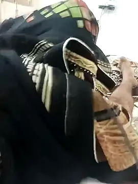 meenahotdarling online show from September 30, 2025, 11:15 am