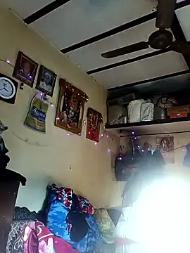 Snapshot of Saloni-Gupta chatting on January 12, 2026, 10:09 am Saloni-Gupta online show from January 12, 2026, 10:09 am