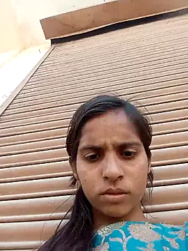 Snapshot of Saloni-Gupta chatting on March 28, 2026, 9:31 am Saloni-Gupta online show from March 28, 2026, 9:31 am