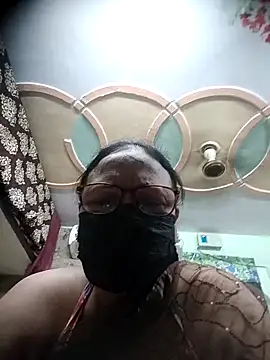 thehotlady online show from October 3, 2025, 5:37 am