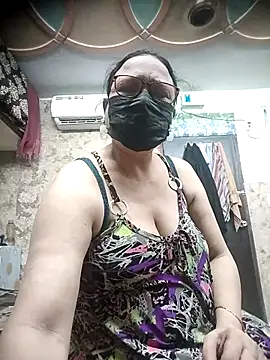 thehotlady online show from October 4, 2025, 9:29 am