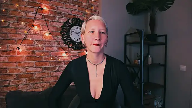 Kim Waite online show from September 18, 2025, 2:19 pm