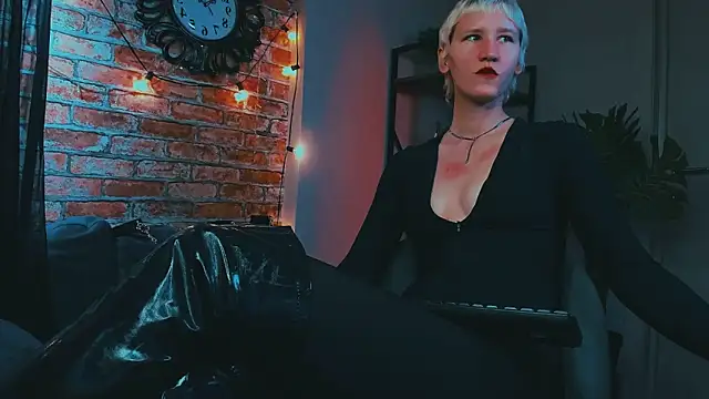 Kim Waite online show from October 14, 2025, 1:45 pm