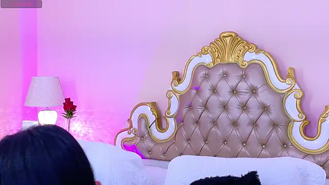 AryCorinne online show from April 11, 2026, 7:45 am