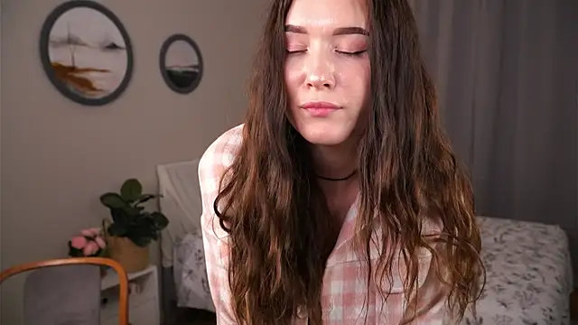 Snapshot of AlinaOrf chatting on September 17, 2025, 4:08 pm AlinaOrf online show from September 17, 2025, 4:08 pm