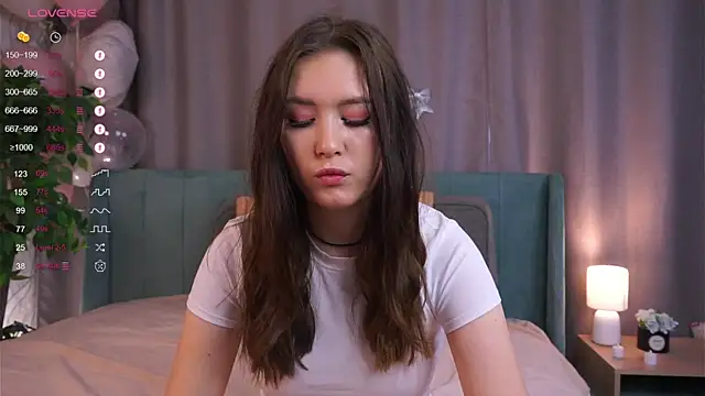 Snapshot of AlinaOrf chatting on November 17, 2025, 5:02 am AlinaOrf online show from November 17, 2025, 5:02 am