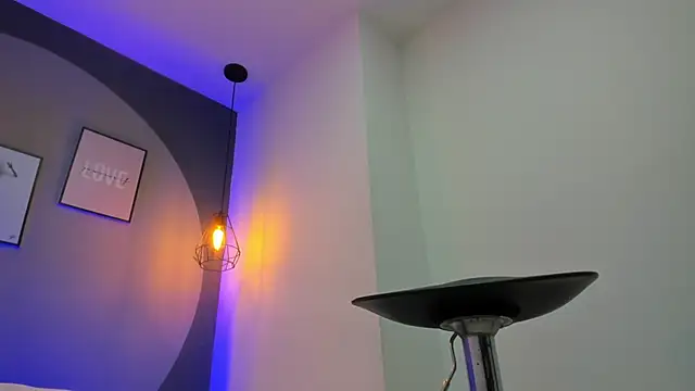 selena monroy online show from October 4, 2025, 12:03 pm