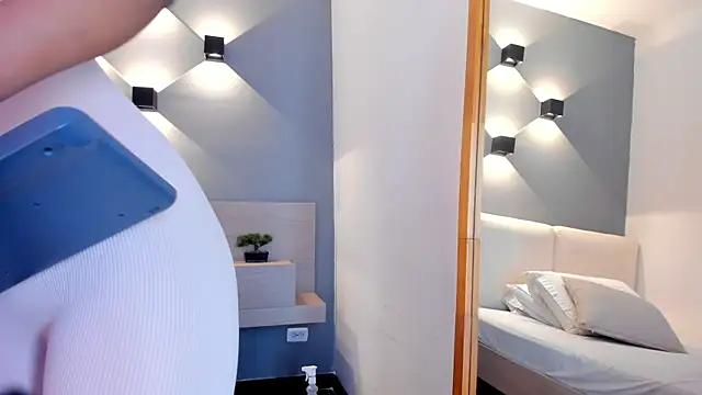 selena monroy online show from December 2, 2025, 1:50 pm