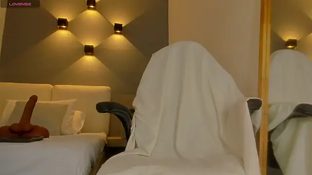 selena monroy online show from March 21, 2026, 11:48 am