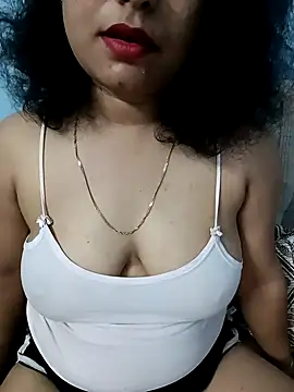 Snapshot of Deliciouskimi chatting on May 3, 2026, 6:47 pm Deliciouskimi online show from May 3, 2026, 6:47 pm