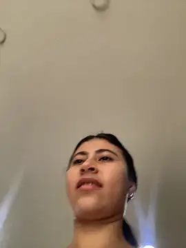 Isabella Montoya online show from October 15, 2025, 1:44 pm